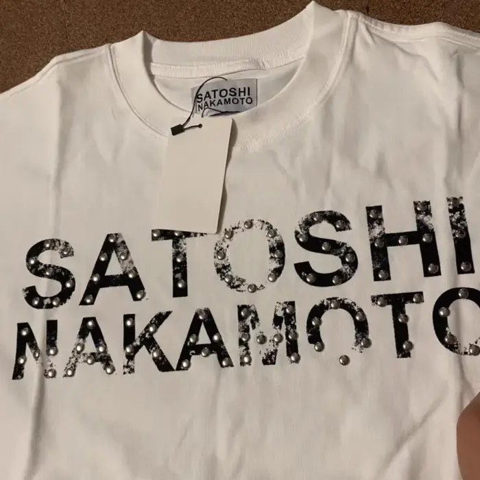 T-shirts SATOSHI avec photo réelle