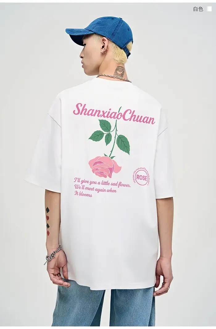 T-shirt rétro à manches courtes avec motif rose et style américain