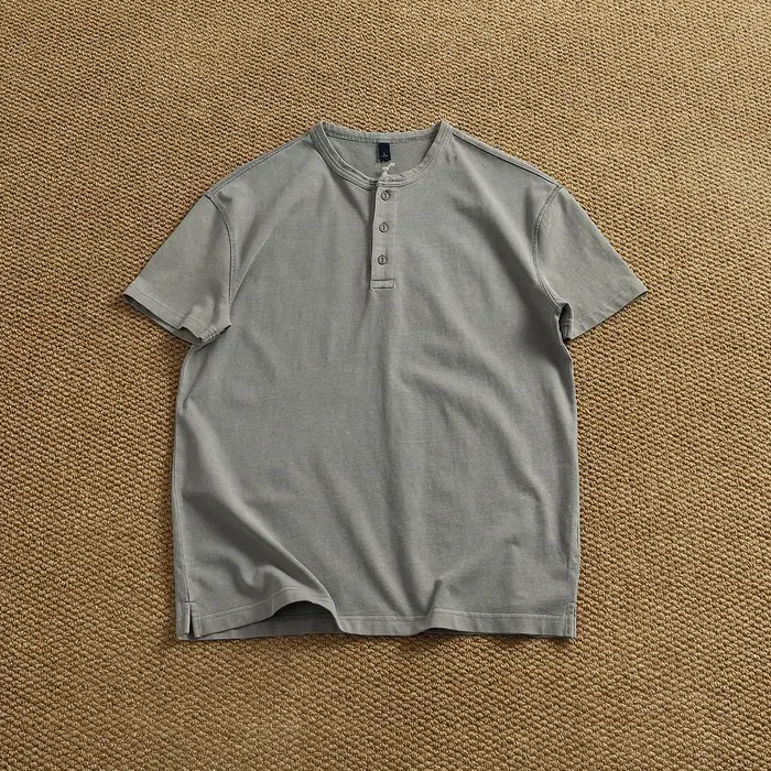 Chemise Henley rétro en coton pur, coupe ample, à manches courtes, avec technologie de teinture effe
