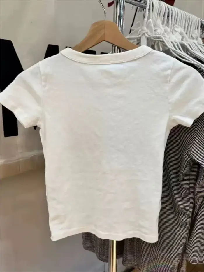 T-shirts brodés pour femmes