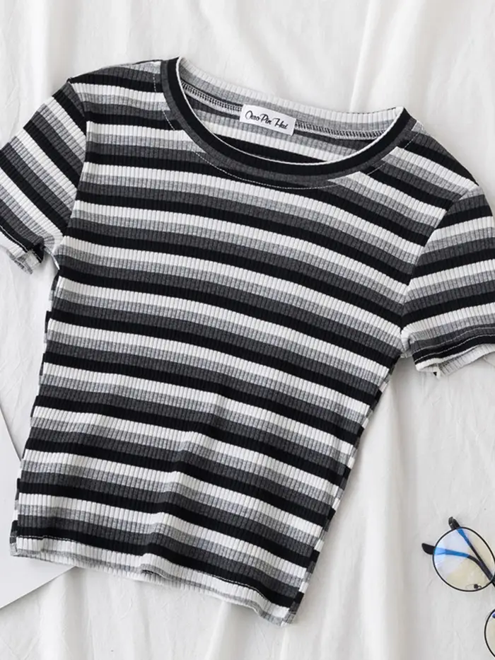 T-shirt rayé arc-en-ciel pour femme