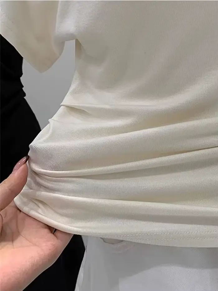 T-shirt noir à manches courtes pour femmes