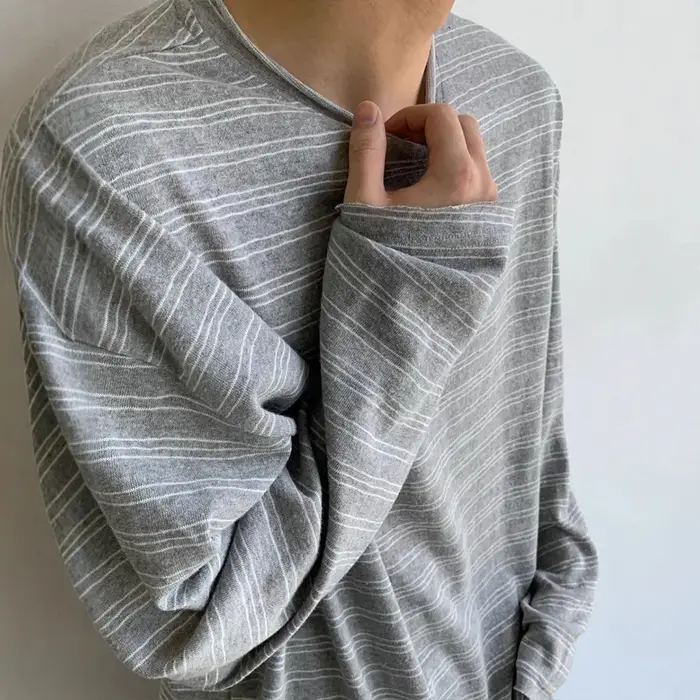 T-shirt à manches longues rayé et bouclé pour homme