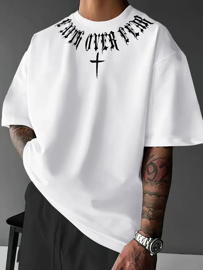 T-shirt oversize croix gothique pour homme