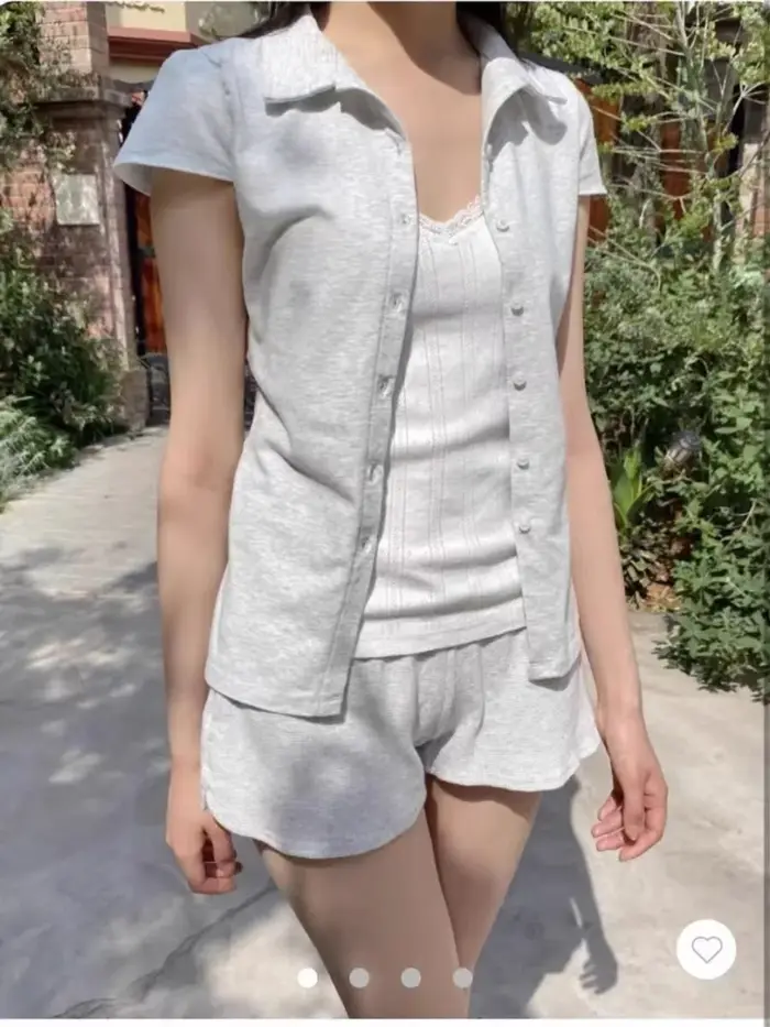 Boutons blancs T-shirts à manches courtes femmes été coton doux col rabattu Style Preppy hauts Blouse
