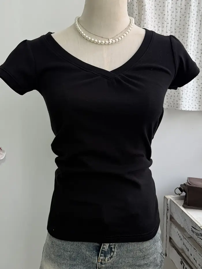 T-shirt basique plissé à col en V pour femme, en coton, à manches courtes, coupe ajustée, décontract