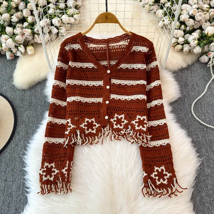 Haut en tricot au Crochet brodé à fleurs, avec pompon, manches longues, boutonné, tricot ouvert, pul