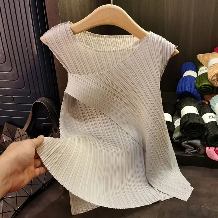 T-shirt sans manches Miyake plissé été nouveau col rond mince polyvalent irrégulier femmes maillot de corps hauts plusieurs façons porter