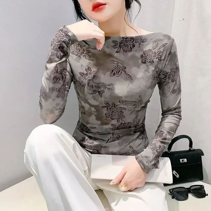 T-shirt à manches longues et col une ligne pour femme
