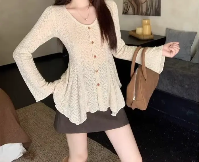 Pull tricoté à manches longues et col en v pour femme