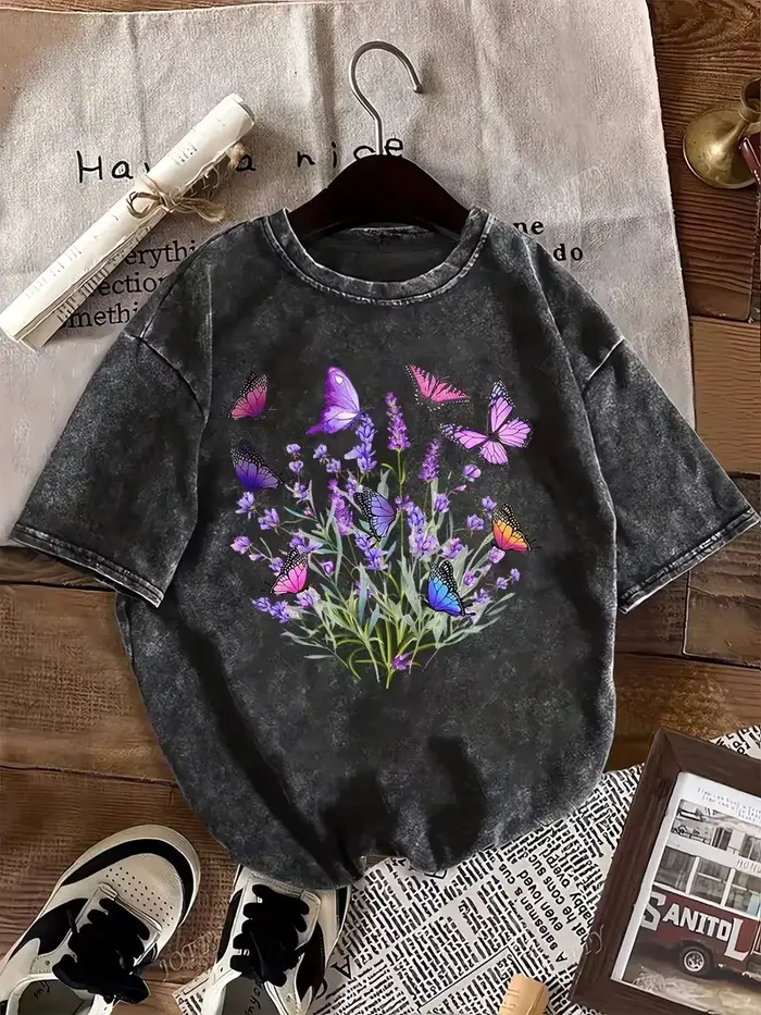 T-shirt pour femme à motif floral papillon, imprimé floral gris foncé délavé style vintage, coupe am