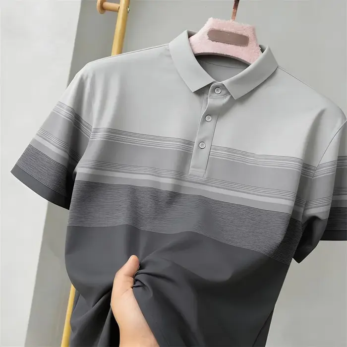 Polo sportif rayé color-block respirant et ample pour le quotidien