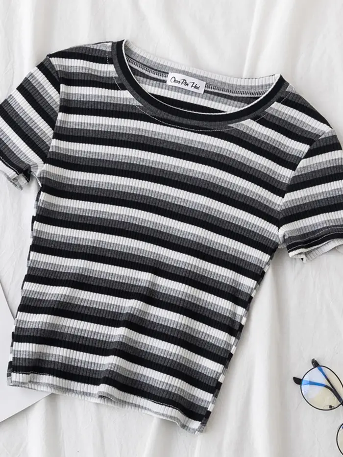T-shirt rayé arc-en-ciel pour femme
