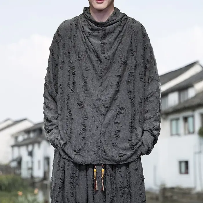 T-shirt à manches longues en coton déchiré pour hommes