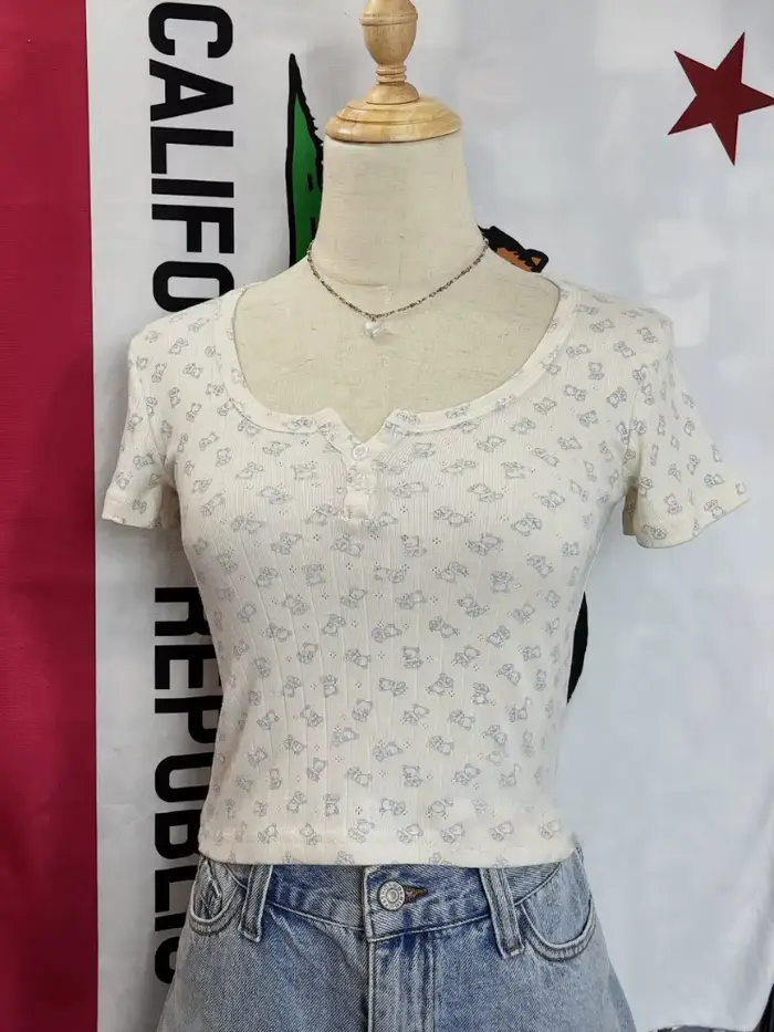 Mignon petit ours nœud imprimé boutons T-shirt femme nouveau décontracté col rond manches courtes co