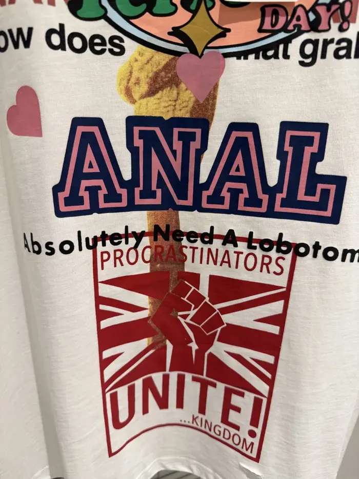 T-shirt Unisexe Imprimé Drapeau 'PROJECT Hole Damaged Fist' Vintage Délavé Coupe Ample Manches Courtes