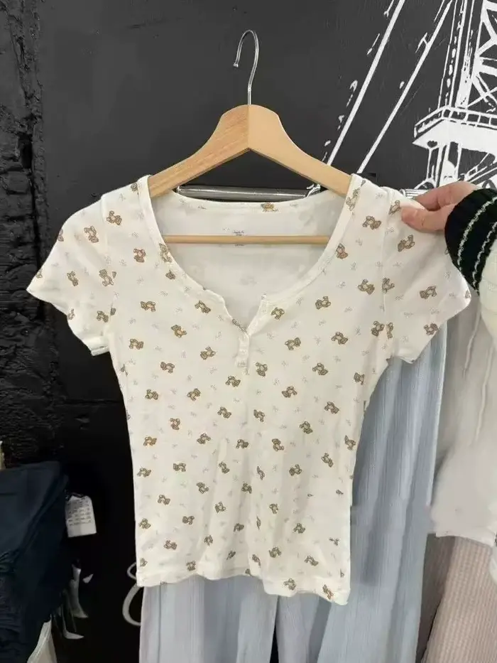 Mignon petit ours nœud imprimé boutons T-shirt femme nouveau décontracté col rond manches courtes coton t-shirts doux Vintage T-shirt Y2k hauts