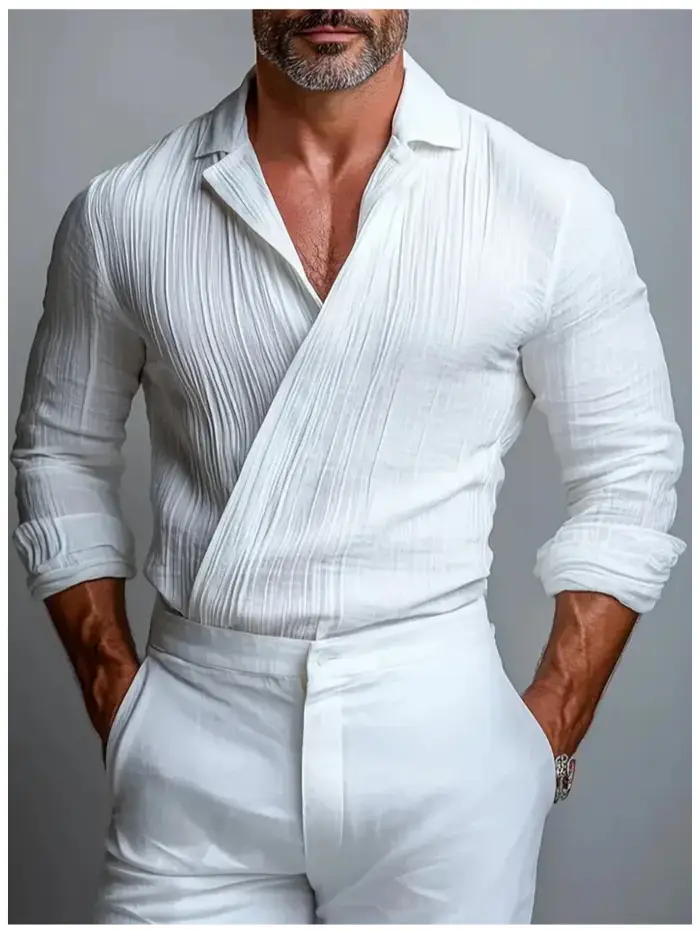 Chemise ajustée à col en V pour homme