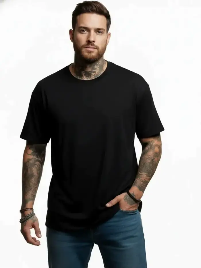 T-shirt à motif rébelliant Vasco Rossi - Noir avec des touches jaunes et blanches audacieuses