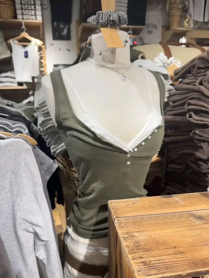 Débardeur Slim Vert Armée à Six Boutons pour Femme – Nouvelle Collection Été Y2K Streetwear, Col U, 