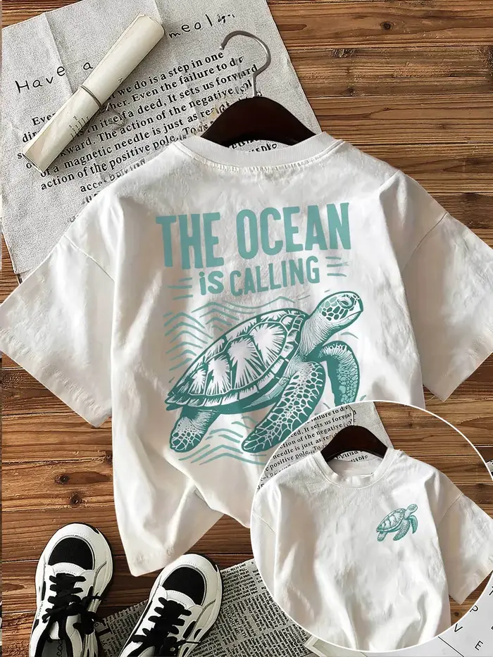 T-shirt graphique « L'océan appelle » avec tortue marine