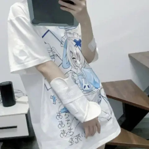 T-shirt imprimé dessin animé japonais Harajuku pour femmes, surdimensionné, Grunge, Kawaii, Y2k, est