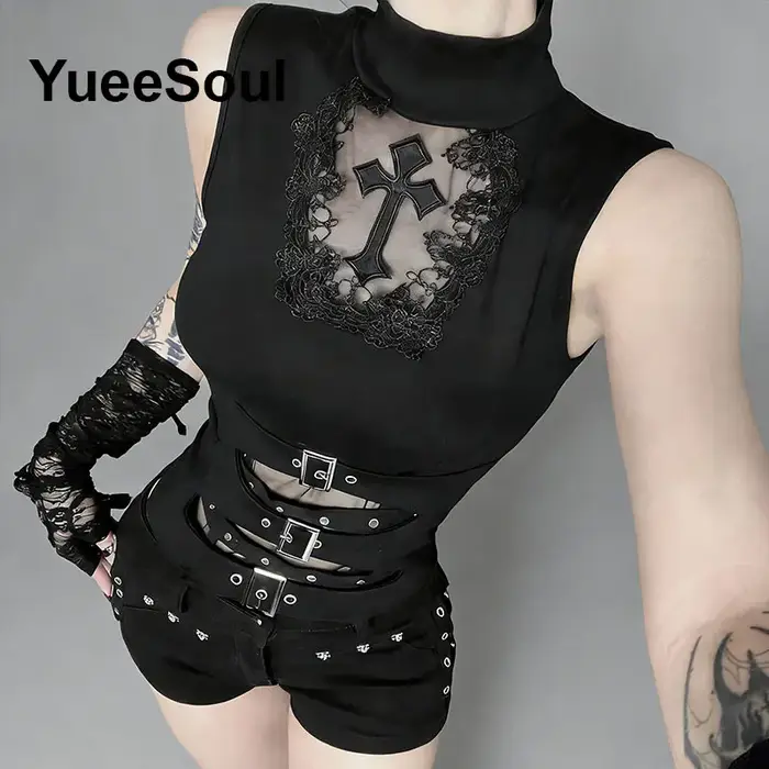 Crop tops gothiques noirs à fines bretelles en maille