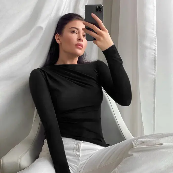 T-shirt basique à manches longues pour femmes, haut court, col oblique, monochromatique, streetwear