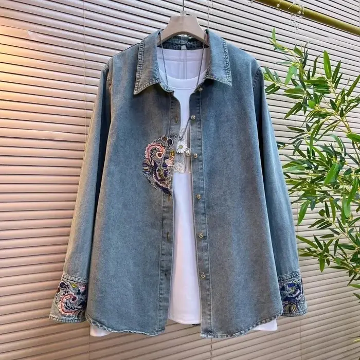 Chemise en jean femme 2025 nouveau printemps été broderie ample à manches longues dames hauts Style rétro mode coréenne