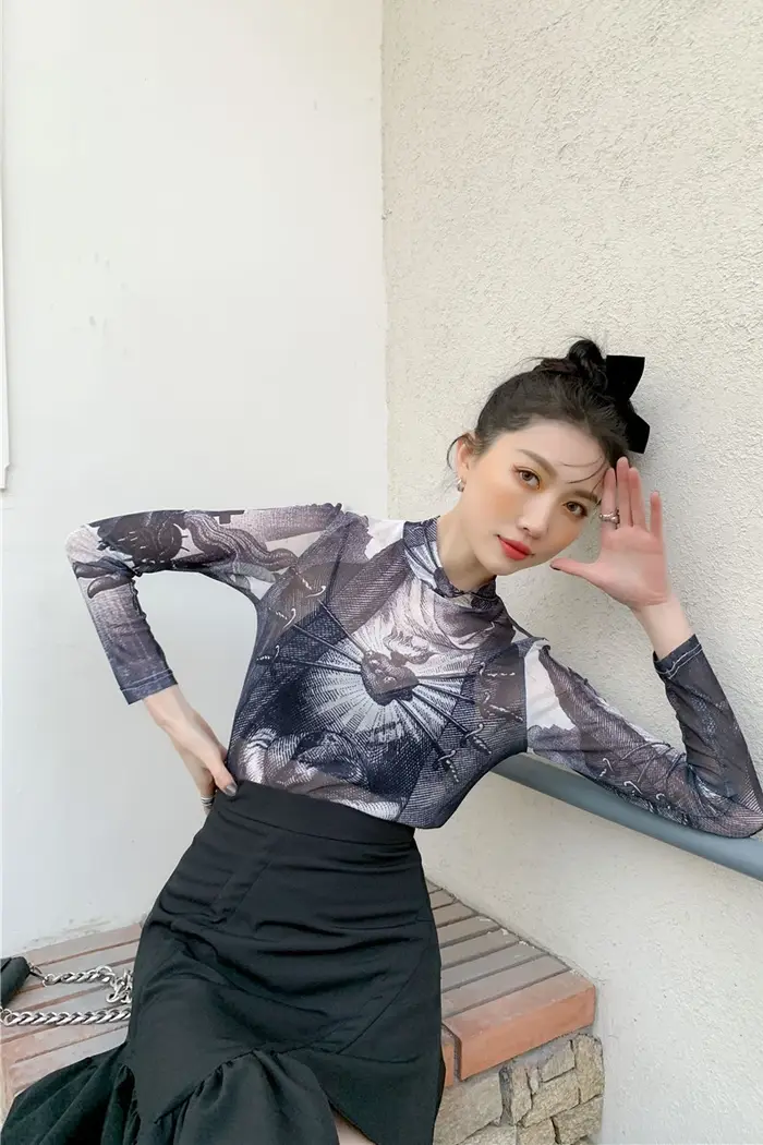 CHEERART Goth maille haut femmes tendance mode graphique t-shirts à manches longues col roulé voir à travers