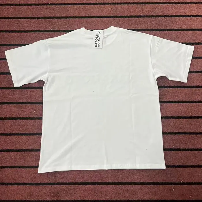T-shirt noir et blanc avec logo Satoshi Nakamoto pour hommes et femmes