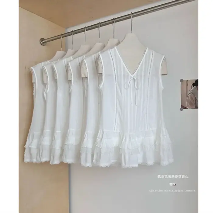 Débardeur blanc chic pour femme avec dentelle