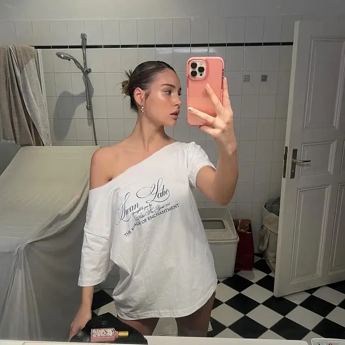 UOSU décontracté Relax femme T-shirt lettre 2025 femmes nouveau Style d'atmosphère de rue à la mode poussin été hauts