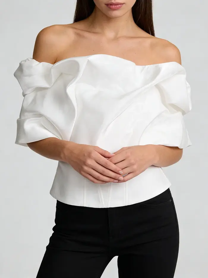 TWOTWINSTYLE – Hauts noirs à volants et épaules dénudées style urbain audacieux pour femme
