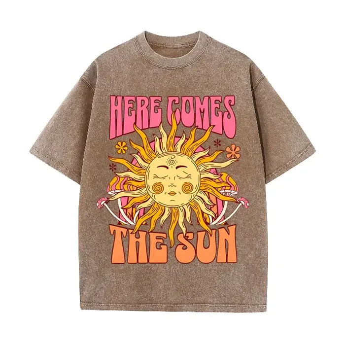 T-shirt vintage noir « Here Comes The Sun » rétro psychédélique effet délavé soleil