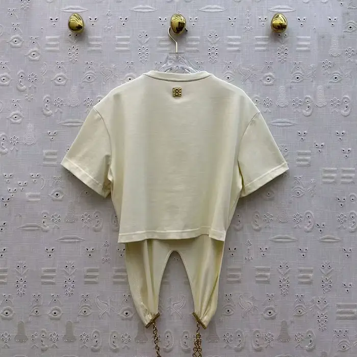 T-shirt asymétrique à col rond et manches courtes pour femme, orné de chaînes, décontracté et de hau