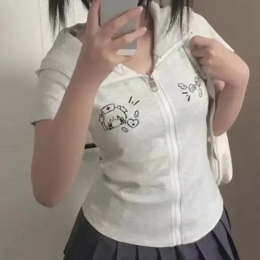 Kawaii dessin animé broderie t-shirts femmes Y2k esthétique T-shirt à capuche Style japonais coupe ajustée fermeture