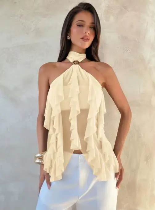 Rehaussez votre style avec nos tops chic à bretelles en noir