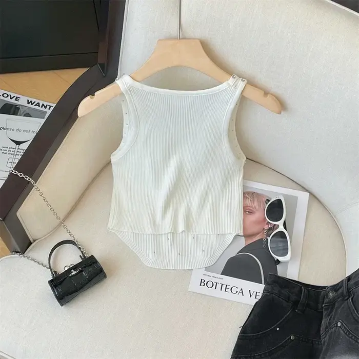 Débardeur tricoté avec strass