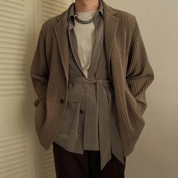 Veste plissée Miyake pour homme, nouvelle collection printemps 2026, manteau à manches longues, col rabattu, coupe ample décontractée, style japonais, haut oversize