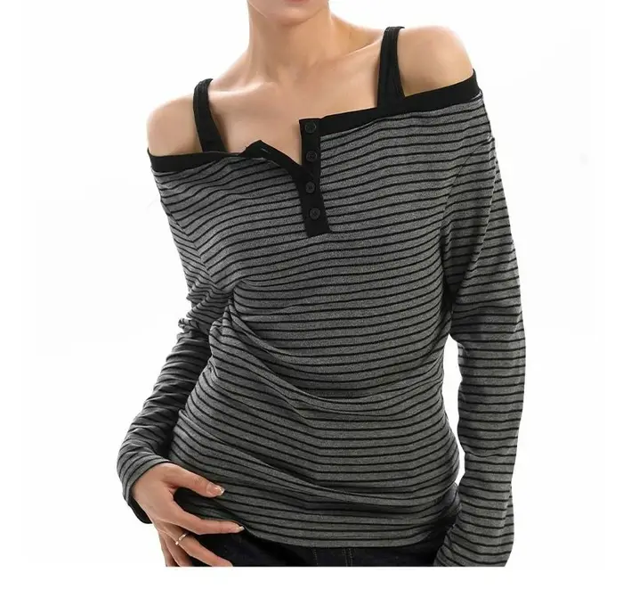 T-shirt rayé à une épaule et manches longues