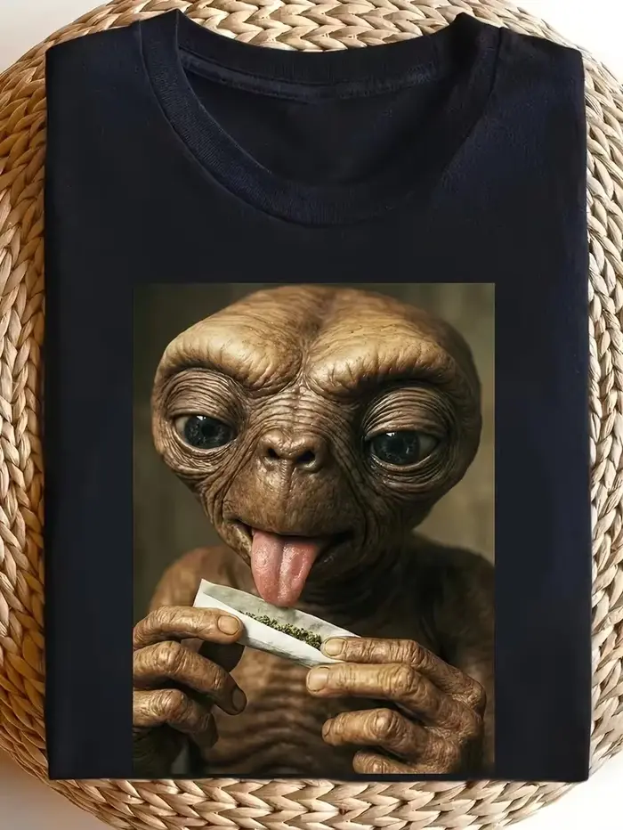 T-shirt graphique vintage Alien amusant