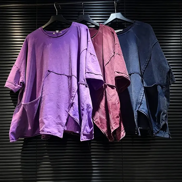 DEAT 2026 T-shirt d'été déstructuré et délavé avec patchwork