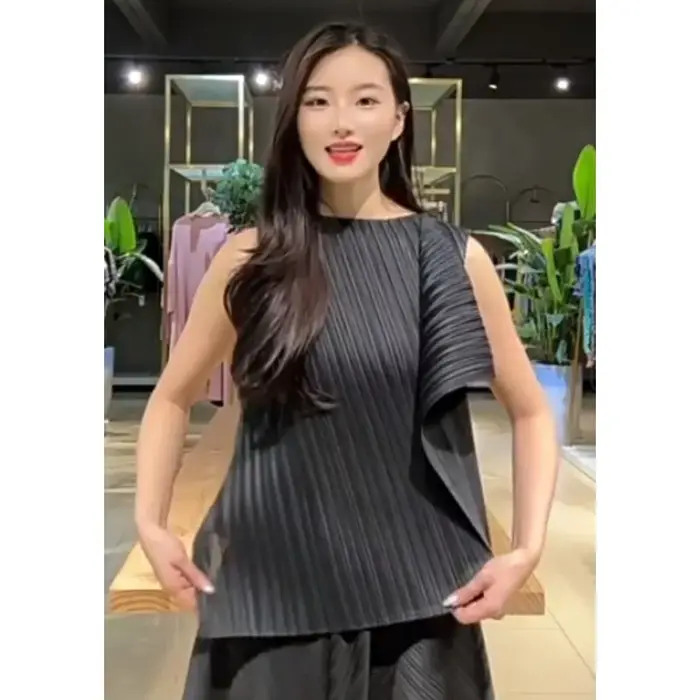 T-shirt sans manches Miyake plissé été nouveau col rond mince polyvalent irrégulier femmes maillot de corps hauts plusieurs façons porter