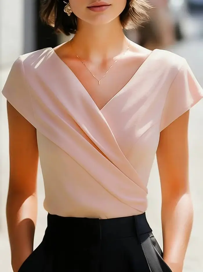 Haut enveloppant à manches courtes et col en V pour femme