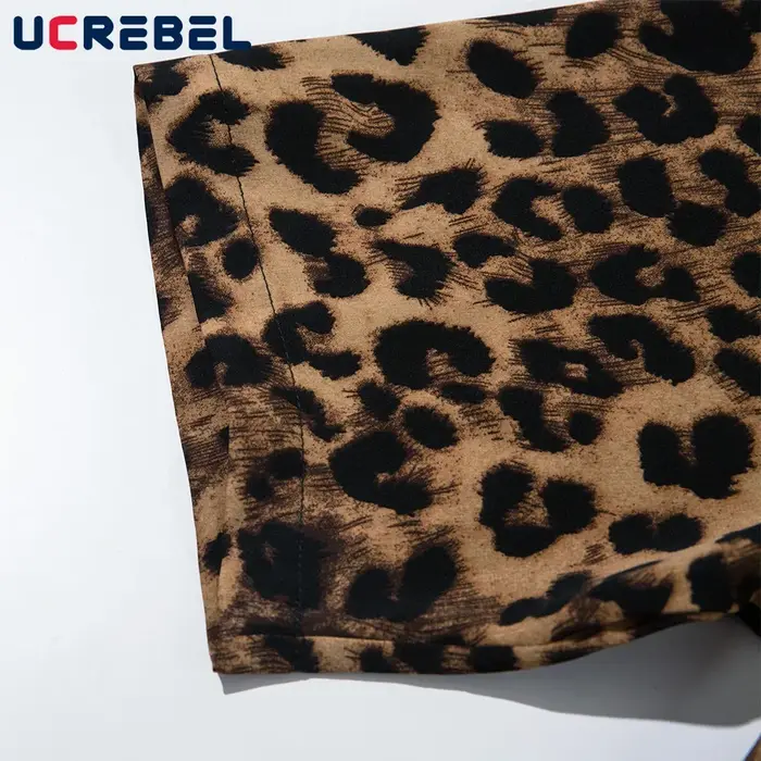 Chemise à manches courtes imprimé léopard pour hommes