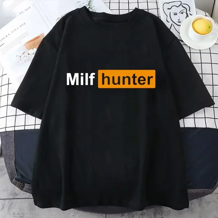Chasseur de MILF |   T-shirt humoristique pour hommes amoureux des femmes matures, T-shirt de chasse