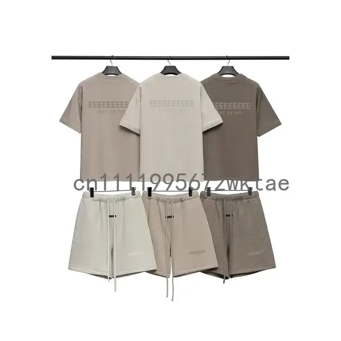 Ensemble de T-shirts Classiques 2SP de Haute Qualité pour Hommes – Design Luxe Texture Métallique Lettres Coton – T-shirt et Short Ample pour Couple