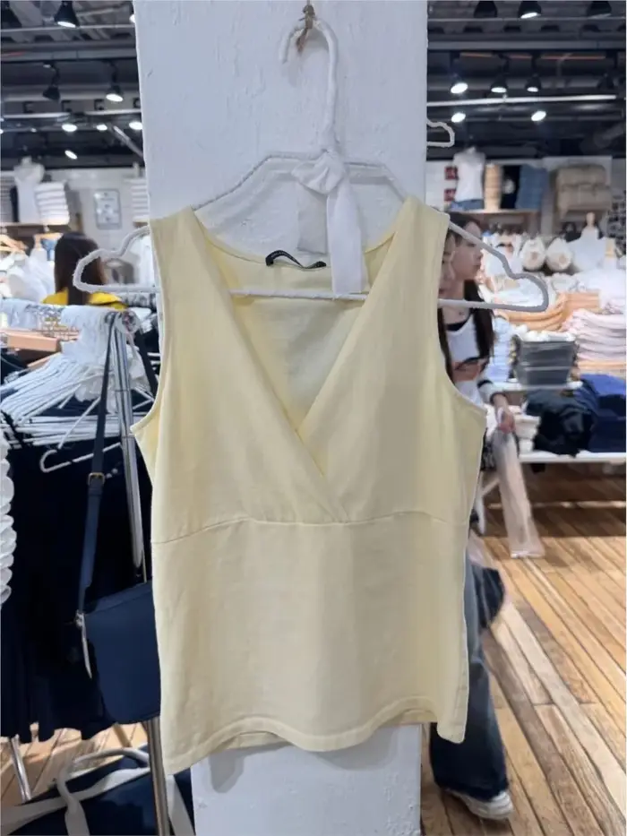Jaune mince col en v débardeur femmes été décontracté Simple coton sans manches gilet propre fille Preppy Style doux basique Camis OOTD nouveau