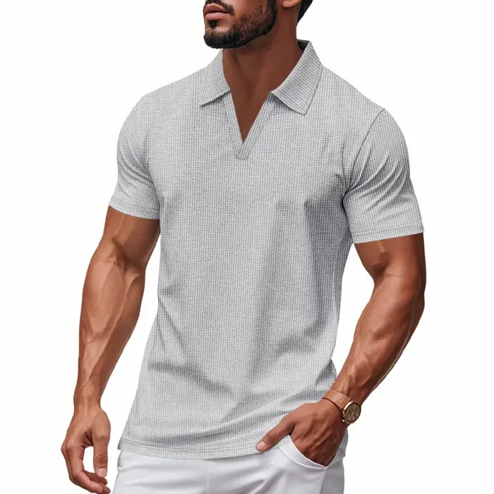 T-shirt Homme Slim Fit Style Américain Décontracté Col Henley Manches Courtes Élastique Col en V Haut de Gamme Été Qualité Supérieure Polo en Soie de Lait